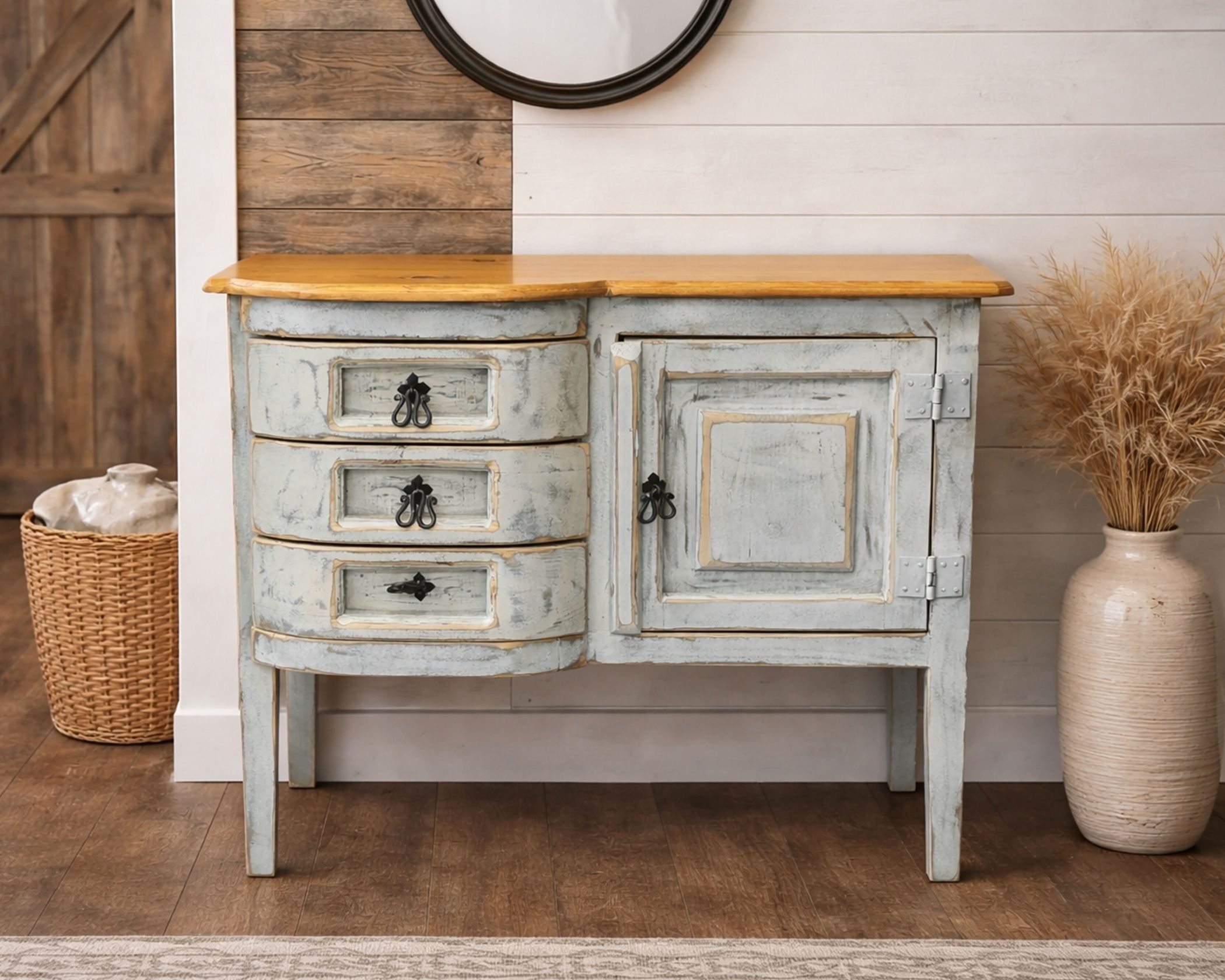 (image for) Henrietta White & Grey